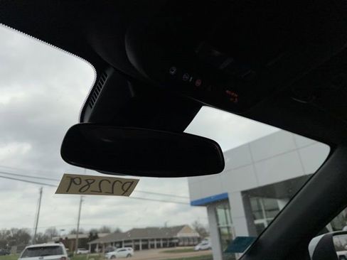 Used 2025 Chevrolet Equinox LT image 44