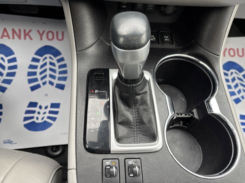 Used 2018 Toyota Highlander XLE image 26