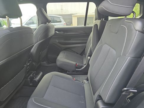 Used 2025 Jeep Grand Cherokee L Laredo w/ Luxury Tech Group I AWD/4WD image 13