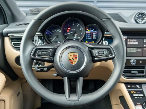 Used 2026 Porsche Macan image 6