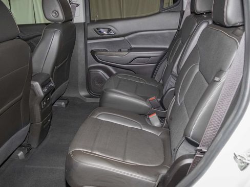Used 2023 GMC Acadia SLT AWD/4WD image 12
