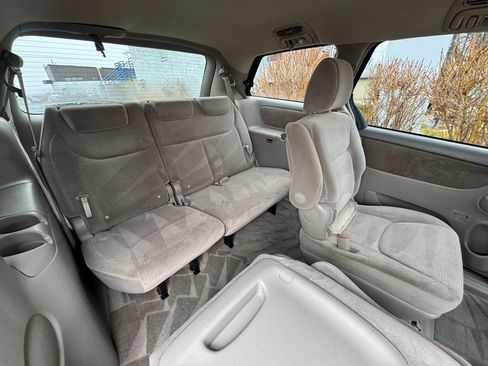 Used 2010 Toyota Sienna LE image 13