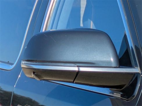 Used 2022 Jeep Grand Wagoneer Series III w/ Rear Seat Video Group 1 image 12