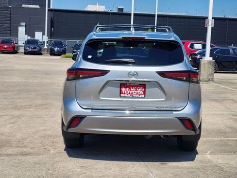 Certified 2025 Toyota Highlander Platinum AWD/4WD image 6