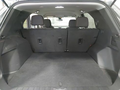 Used 2024 Chevrolet Equinox LT image 12