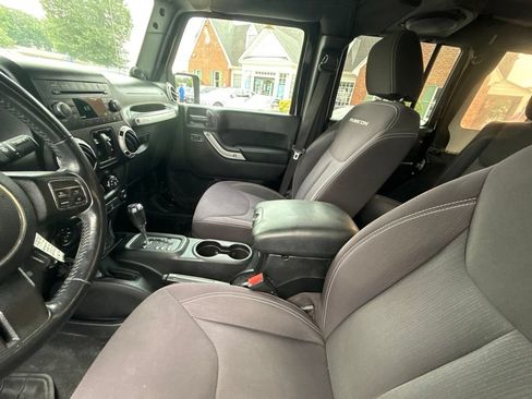 Used 2014 Jeep Wrangler Unlimited Rubicon w/ Connectivity Group AWD/4WD image 14