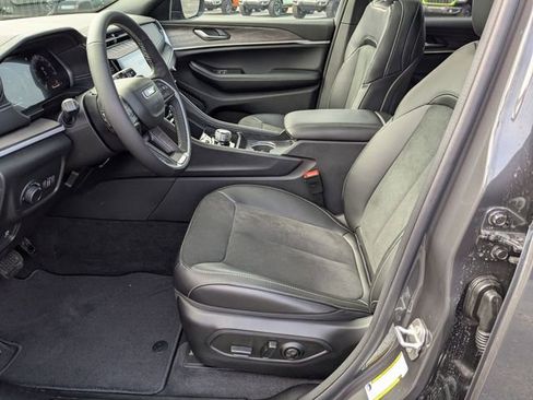 New 2026 Jeep Grand Cherokee 4WD image 11