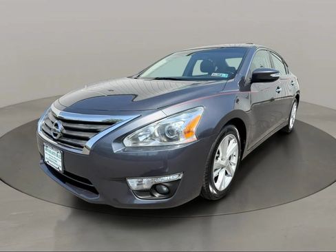 Used 2013 Nissan Altima 2.5 SV w/ 2.5SV Convenience Pkg FWD image 3