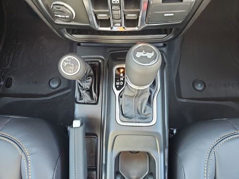 New 2026 Jeep Wrangler Unlimited Sahara AWD/4WD image 24