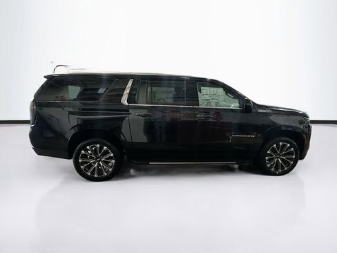 New 2026 Chevrolet Suburban High Country w/ Sun And Tow Package image 5