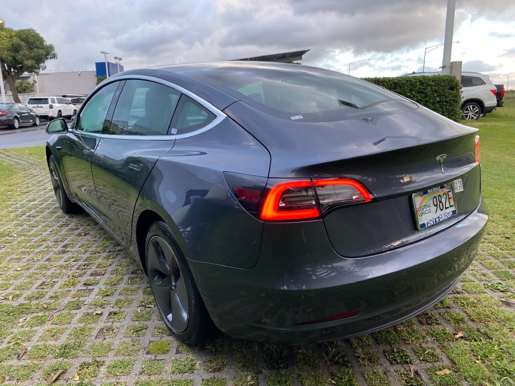 Used 2019 Tesla Model 3 Mid Range RWD image 5