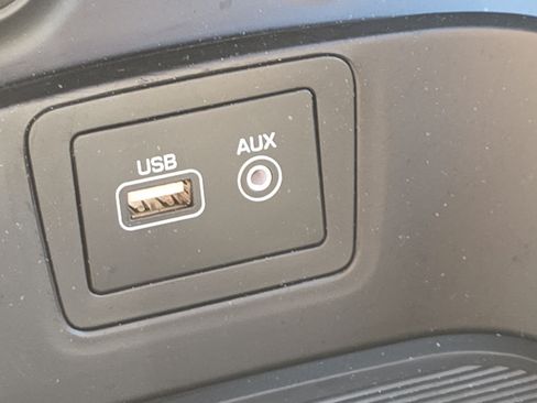 Used 2017 Hyundai Santa Fe Sport AWD/4WD image 29