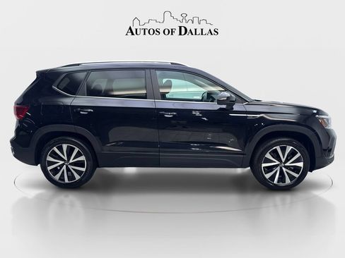 Used 2023 Volkswagen Taos SE AWD/4WD image 9