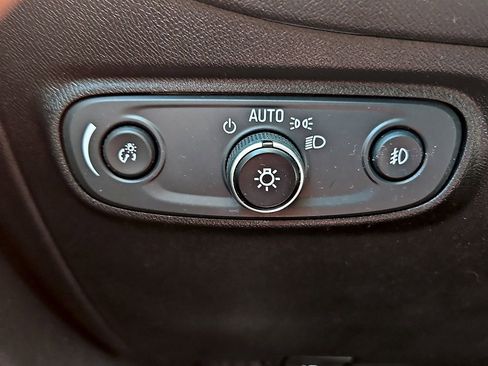 Used 2021 Chevrolet Equinox LT image 25