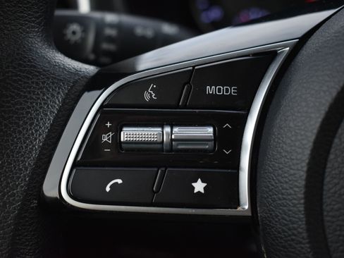 Used 2024 Kia Forte LXS image 17