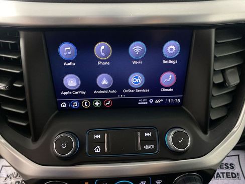 Used 2023 GMC Acadia SLE w/ Driver Convenience Package image 16