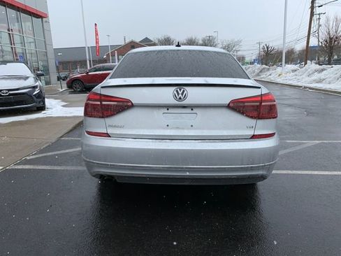 Used 2019 Volkswagen Passat 2.0T Wolfsburg w/ Wheels & Sunroof Package image 4