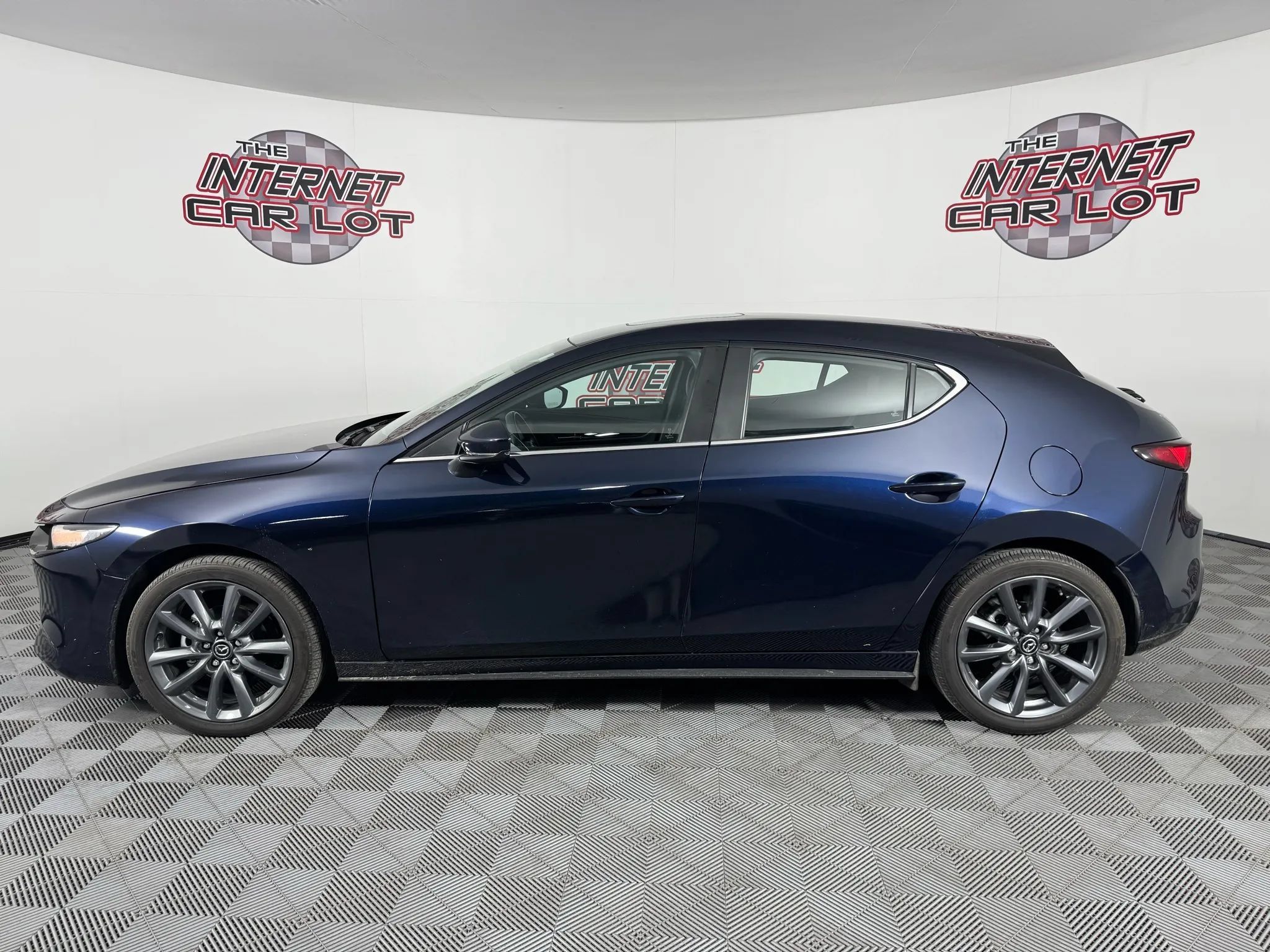 Used 2023 MAZDA MAZDA3 s FWD image 4