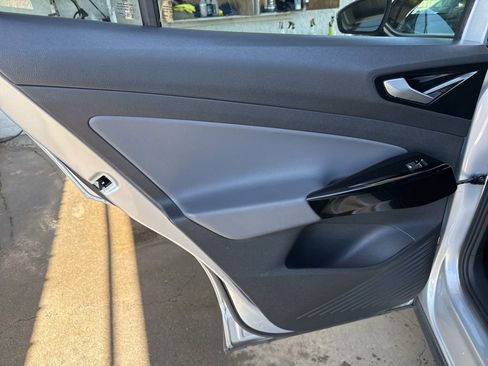 Used 2021 Volkswagen ID.4 Pro image 28