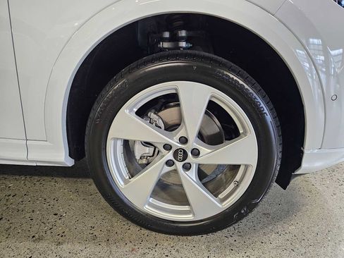 New 2025 Audi Q5 Premium Plus image 9