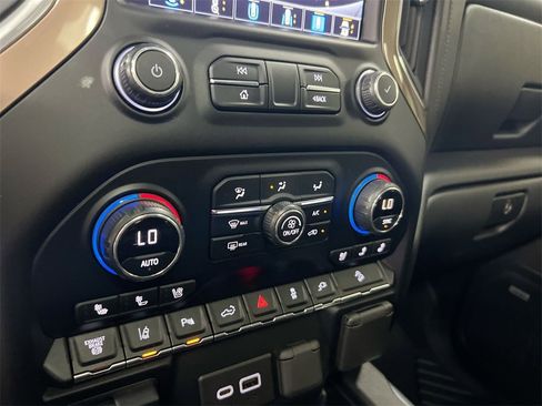 Used 2020 Chevrolet Silverado 2500 High Country w/ Z71 Off-Road Package image 16