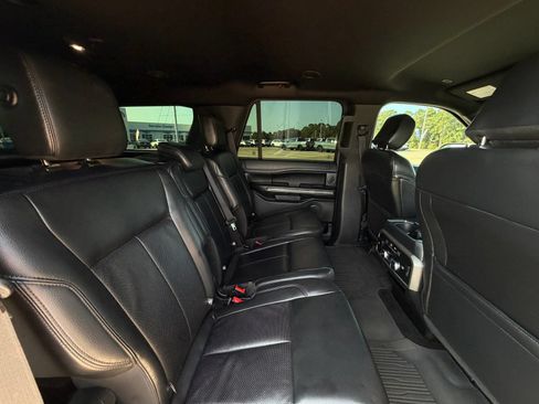 Used 2019 Ford Expedition XLT w/ Equipment Group 202A RWD image 29