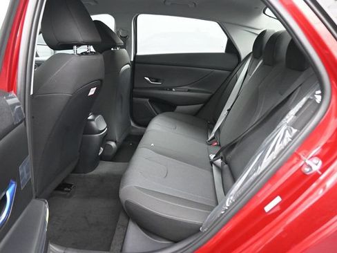 Certified 2026 Hyundai Elantra SE FWD image 15