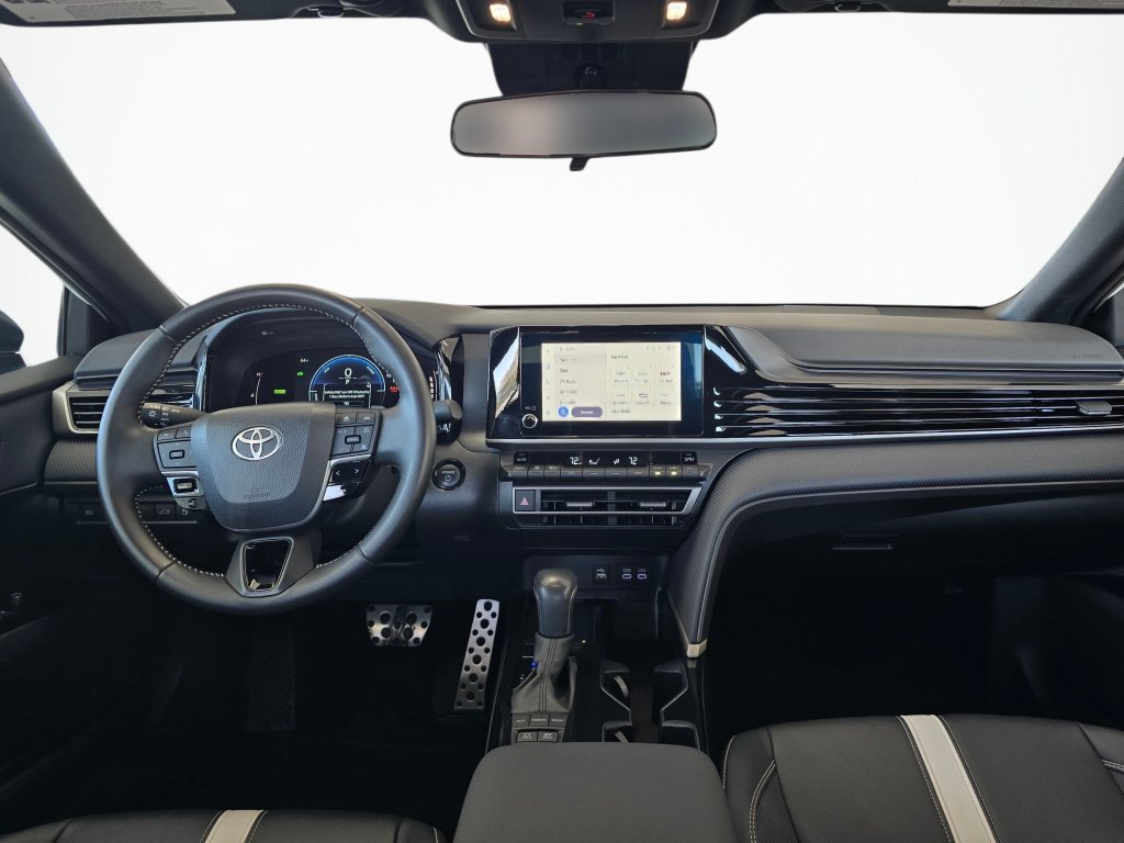 Used 2025 Toyota Camry SE FWD image 32