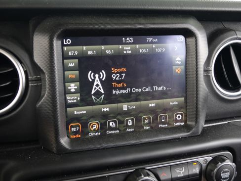 Used 2021 Jeep Wrangler Unlimited Sahara image 23