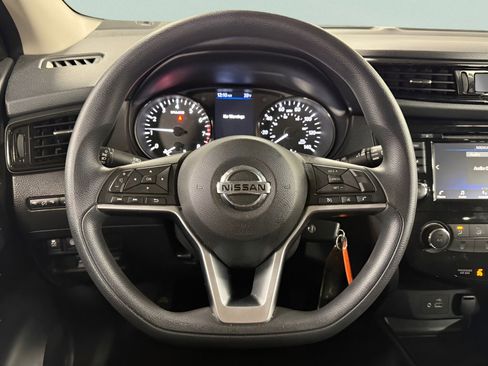 Used 2022 Nissan Rogue Sport S image 11