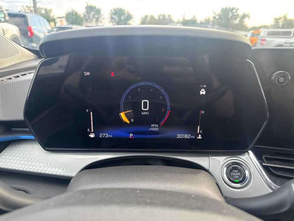 Used 2025 Chevrolet Trax LT FWD image 16