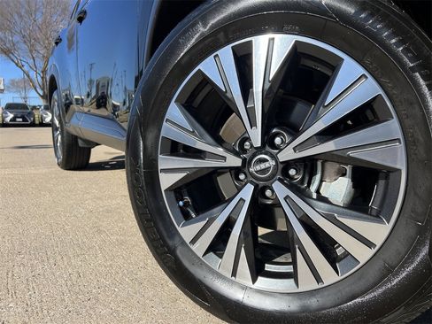 Certified 2023 Nissan Rogue SV image 7