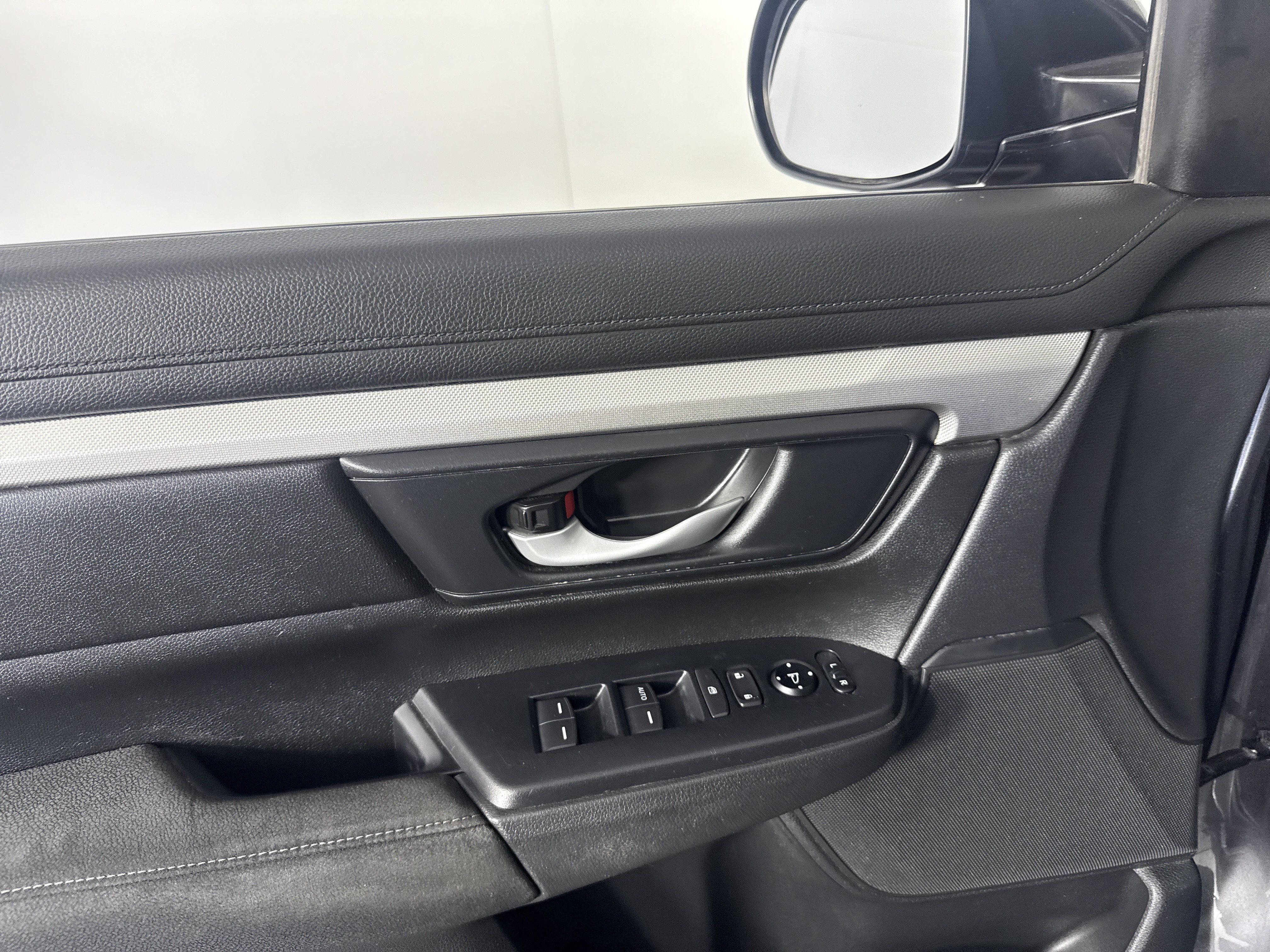Used 2021 Honda CR-V LX image 14