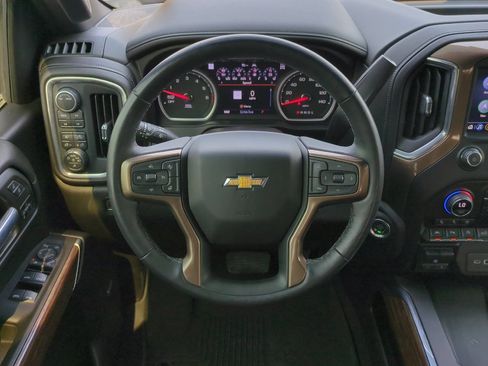 Used 2021 Chevrolet Silverado 1500 High Country w/ Technology Package AWD/4WD image 15