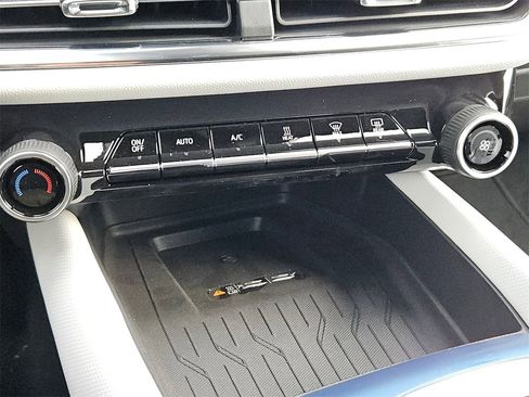 New 2026 Chevrolet Equinox EV LT image 17