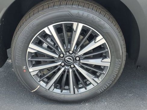 New 2026 Nissan Pathfinder Platinum image 5