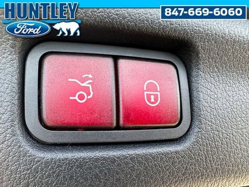 Used 2025 Mercedes-Benz C 300 4MATIC Sedan image 10