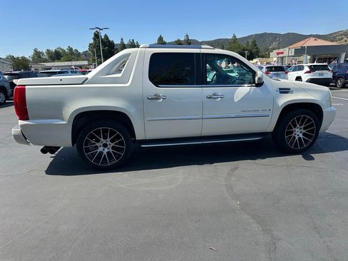 Used 2007 Cadillac Escalade EXT w/ Information Package AWD/4WD image 6