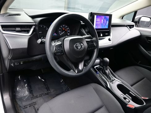 Used 2024 Toyota Corolla LE FWD image 12