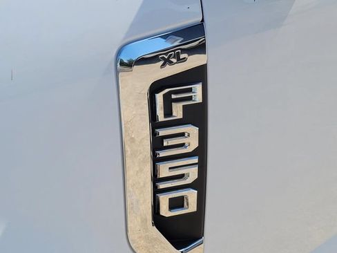 Used 2018 Ford F350 XL w/ Power Equipment Group AWD/4WD image 8