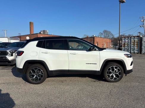 New 2026 Jeep Compass Limited image 2
