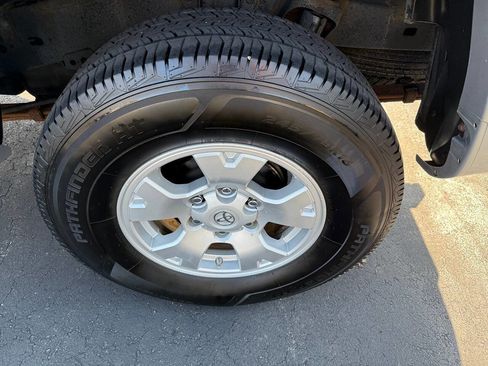 Used 2011 Toyota Tacoma 4x4 Double Cab image 40