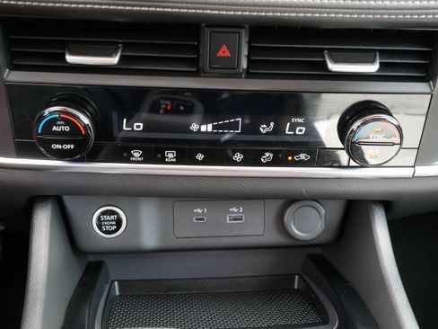 Certified 2023 Nissan Rogue SV AWD/4WD image 23