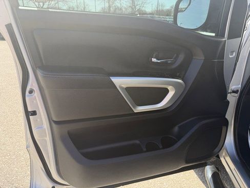 Used 2019 Nissan Titan PRO-4X AWD/4WD image 13