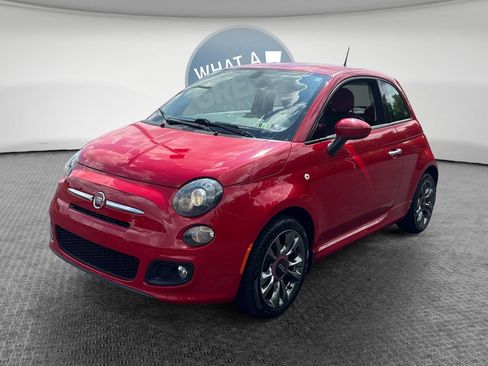 Used 2017 FIAT 500 Pop w/ Sport Appearance Package FWD image 8