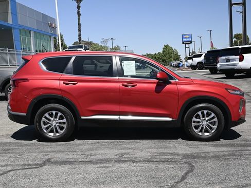 Used 2020 Hyundai Santa Fe SE FWD image 4