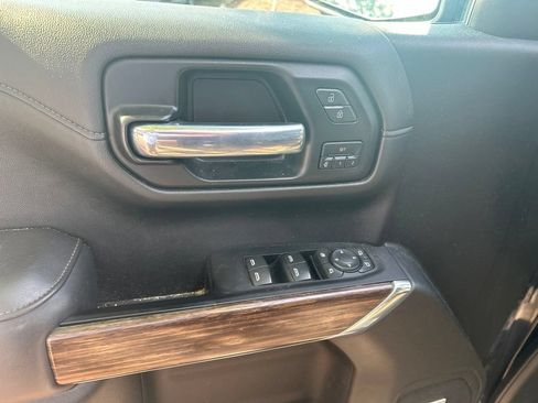 Used 2022 Chevrolet Silverado 1500 High Country w/ Technology Package AWD/4WD image 16