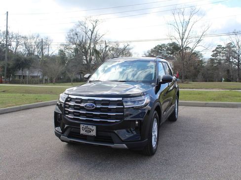 New 2026 Ford Explorer Active w/ Active Comfort Package image 7