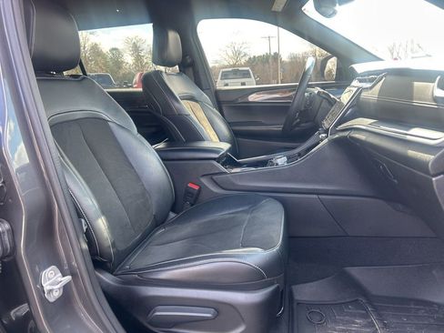 Certified 2021 Jeep Grand Cherokee L Laredo image 8