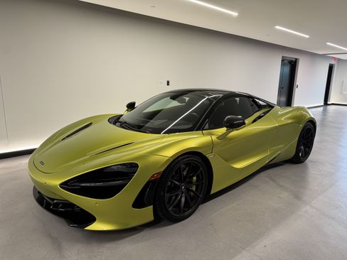 Used 2023 McLaren 720S Spider RWD image 2